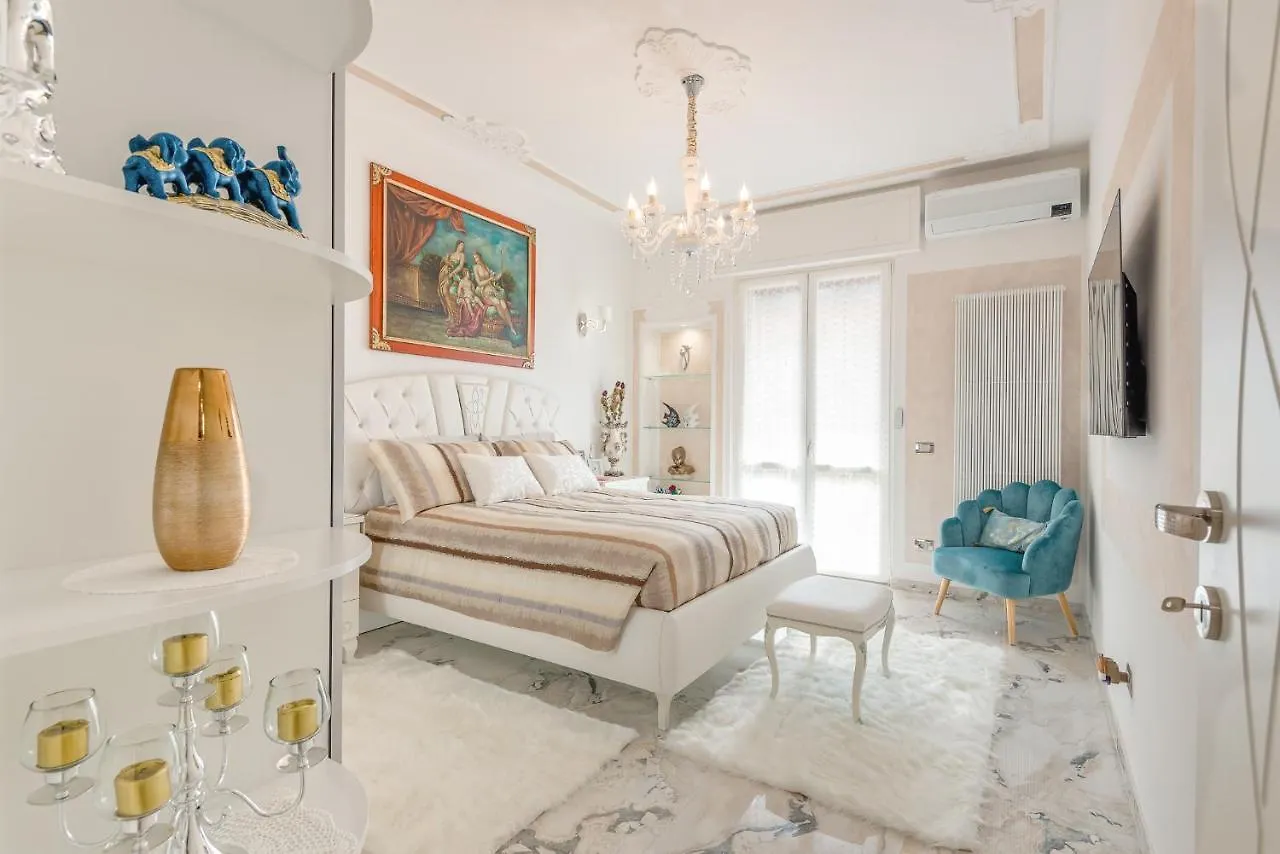 Suite La Fenice Bergamo 0*,  Italy