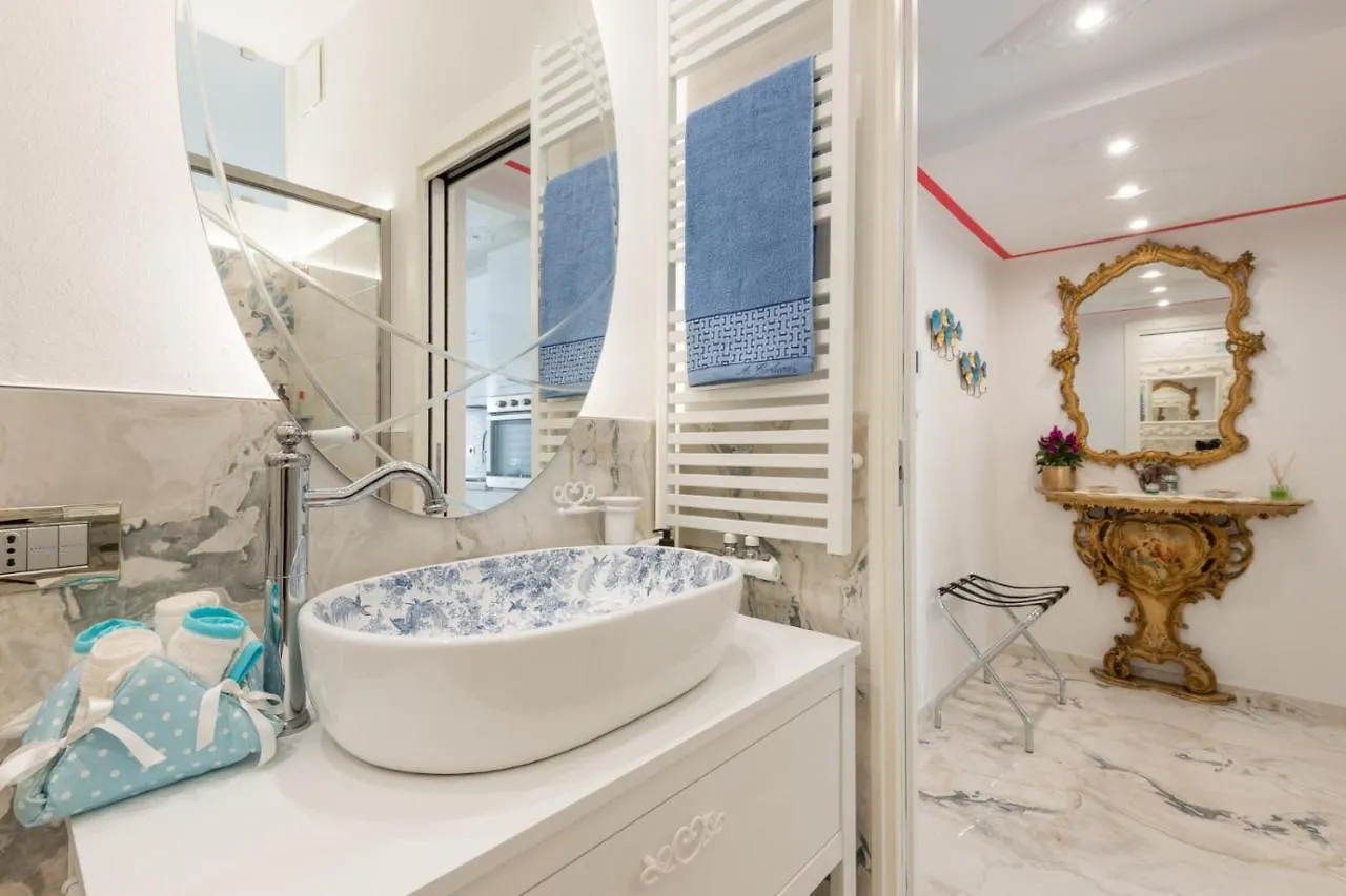 Suite La Fenice Bergamo 0*,  Italy