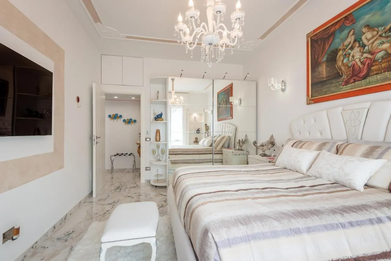 Suite La Fenice Bergamo Apartment